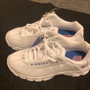 K-Swiss white size 8